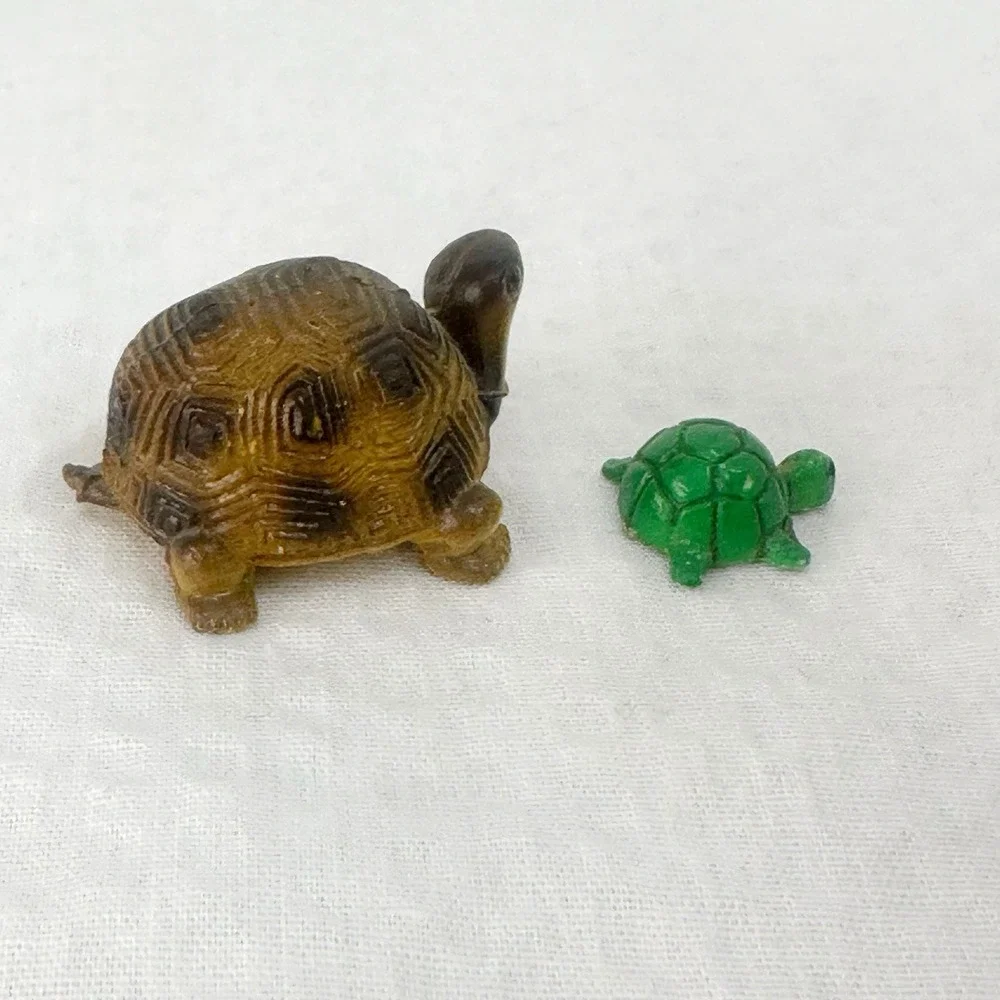 Lot Of 2 Vintage Plastic Figurine Chotchke Turtle Hong Kong‎ Miniature Rubber